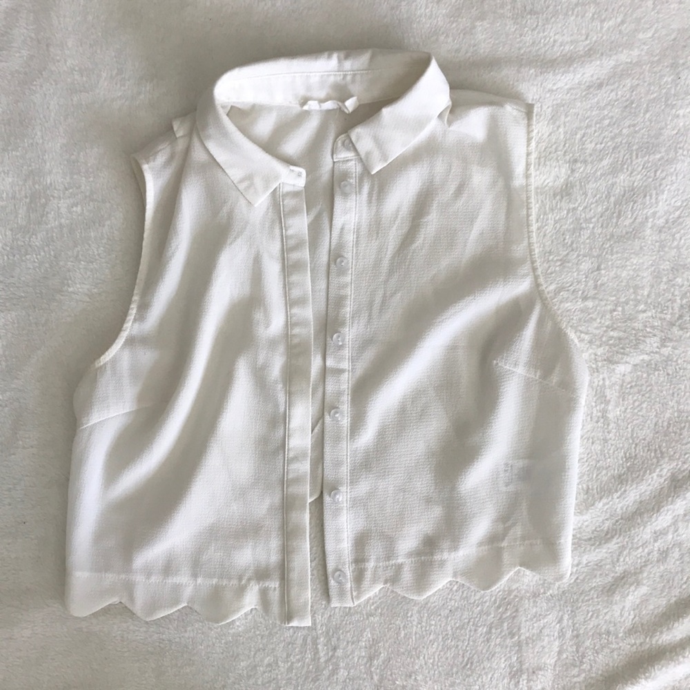 Lush Crop White Sleeveless Button Up
